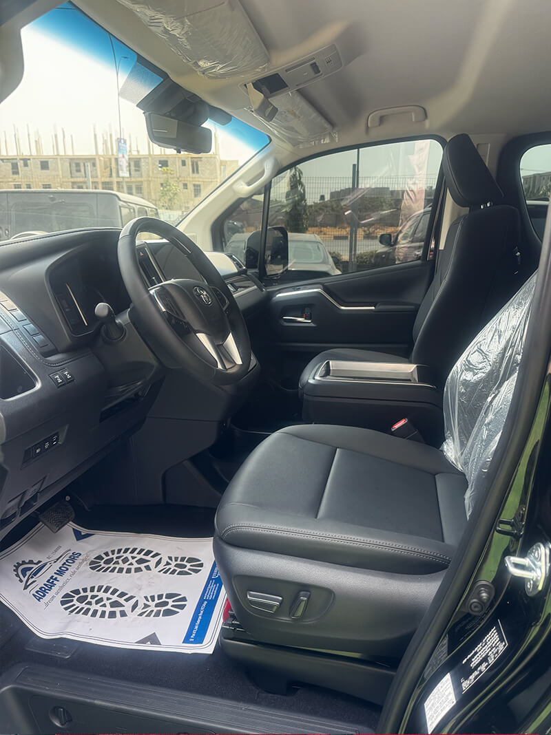 Toyota Granvia Bus
